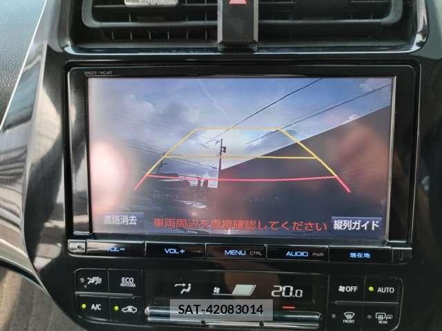 Toyota PRIUS 2017-09 8649475-17