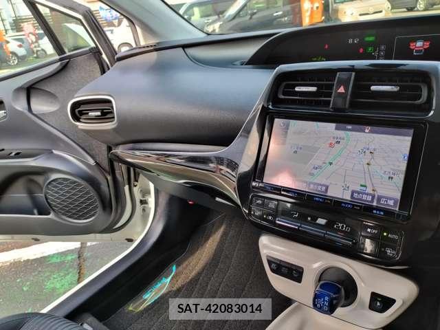 Toyota PRIUS 2017-09 8649475-18