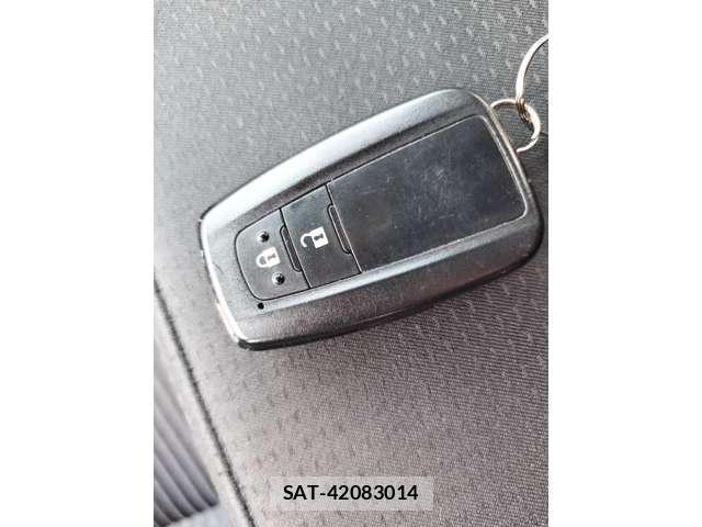 Toyota PRIUS 2017-09 8649475-19