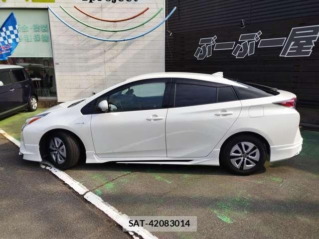 Toyota PRIUS 2017-09 8649475-7