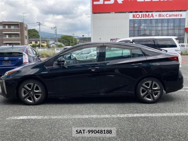 Toyota PRIUS 2019-05 8649501-1