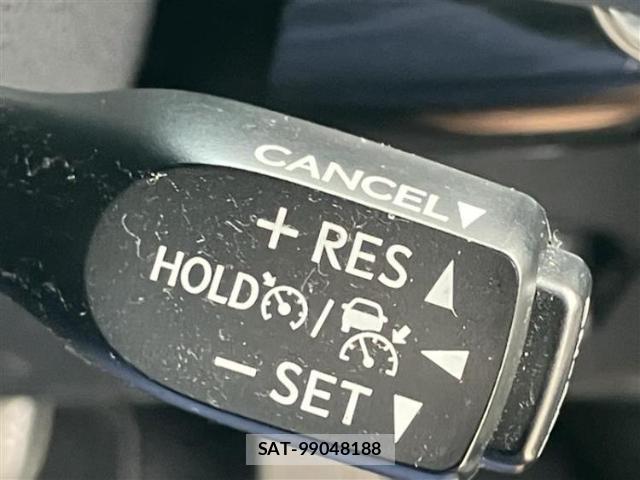 Toyota PRIUS 2019-05 8649501-15