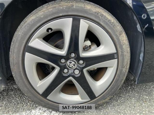 Toyota PRIUS 2019-05 8649501-17