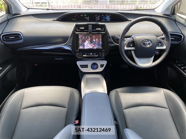 Toyota PRIUS 2016-03 8649520-1