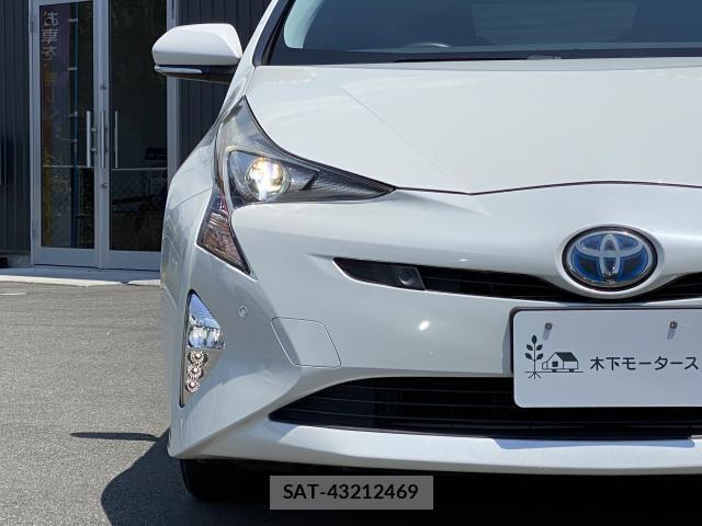 Toyota PRIUS 2016-03 8649520-11