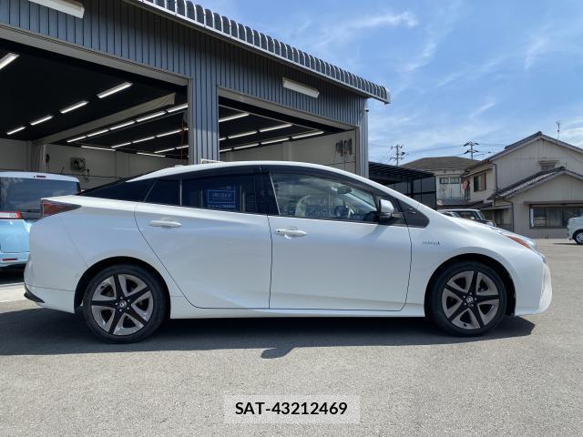 Toyota PRIUS 2016-03 8649520-15