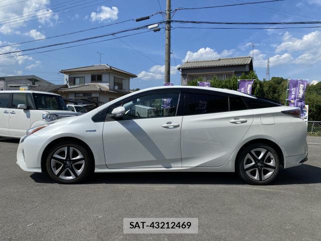 Toyota PRIUS 2016-03 8649520-16
