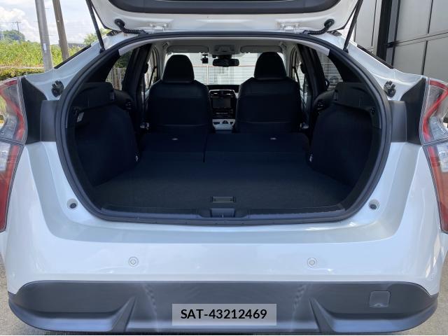 Toyota PRIUS 2016-03 8649520-19