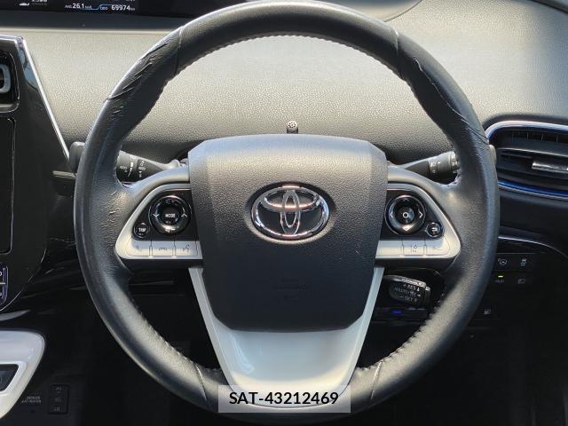 Toyota PRIUS 2016-03 8649520-4