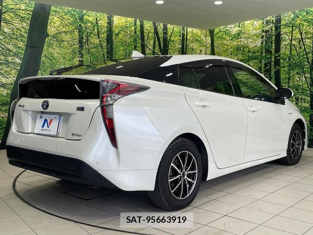 Toyota PRIUS 2016-05 8649763-16