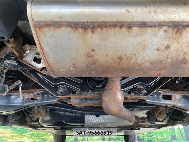 Toyota PRIUS 2016-05 8649763-18