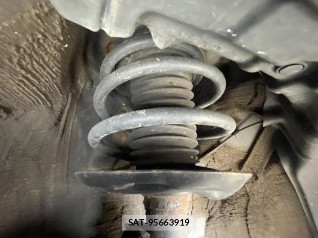 Toyota PRIUS 2016-05 8649763-19