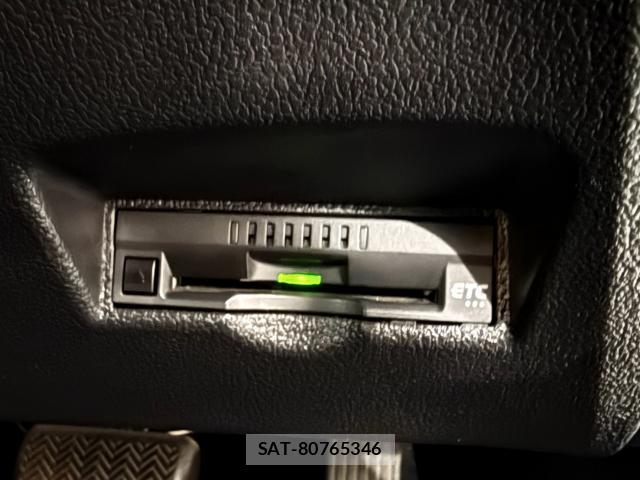 Toyota PRIUS 2019-04 8650150-12