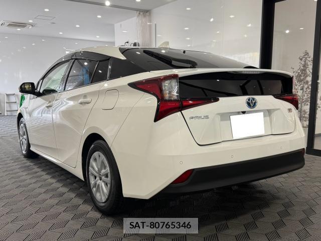 Toyota PRIUS 2019-04 8650150-16