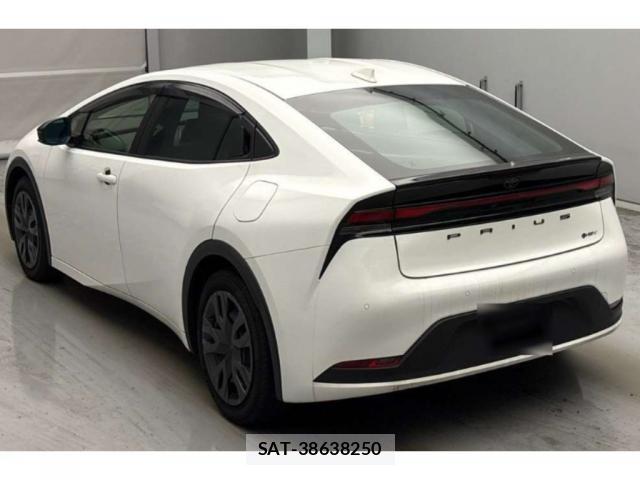 Toyota PRIUS 2023-09 8650367-1