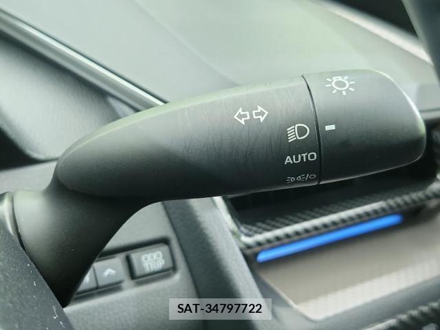 Toyota PRIUS 2023-01 8650802-16