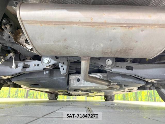 Toyota PRIUS 2017-09 8650845-19