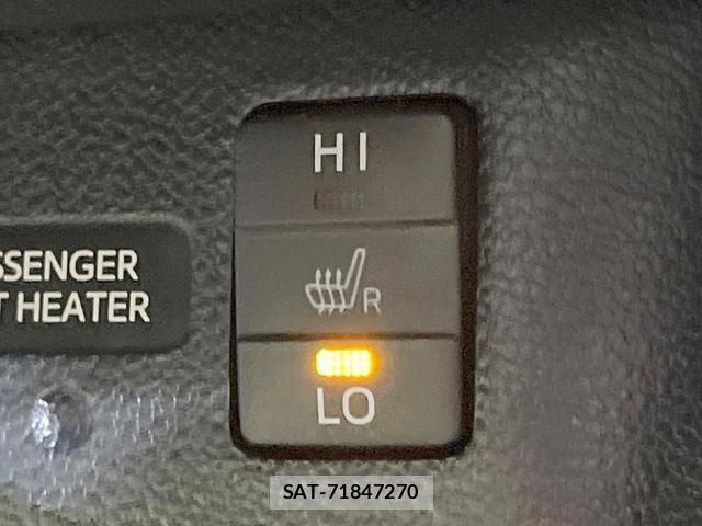 Toyota PRIUS 2017-09 8650845-6