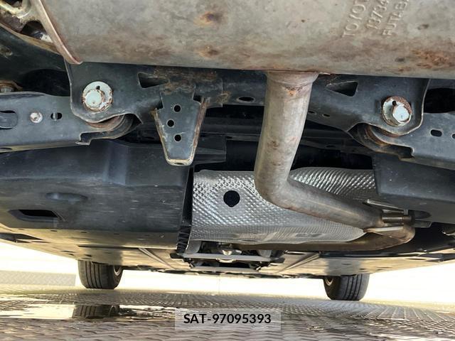 Toyota PRIUS 2019-01 8651136-19