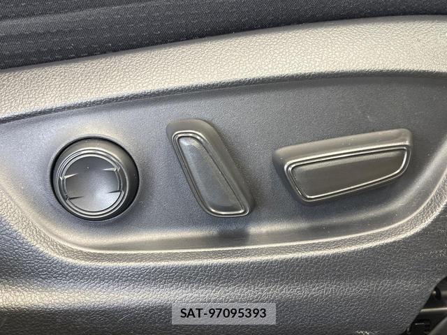 Toyota PRIUS 2019-01 8651136-8
