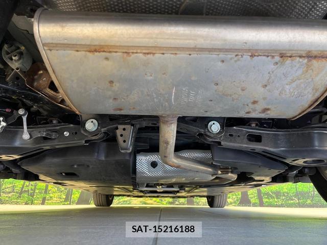 Toyota PRIUS 2021-07 8651198-18