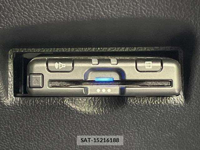Toyota PRIUS 2021-07 8651198-6