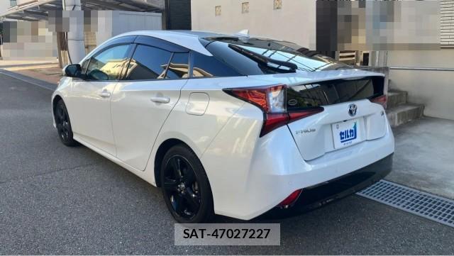 Toyota PRIUS 2022-04 8651280-13