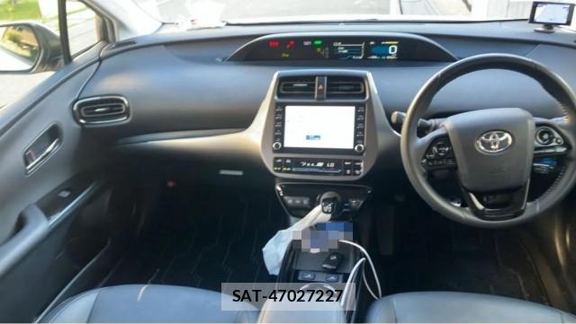 Toyota PRIUS 2022-04 8651280-2