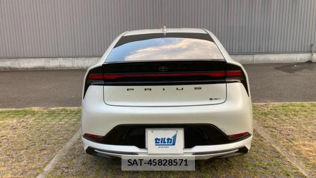Toyota PRIUS 2023-09 8651340-1