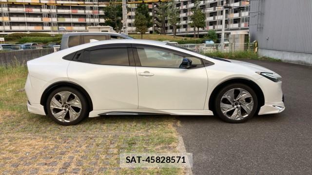 Toyota PRIUS 2023-09 8651340-10