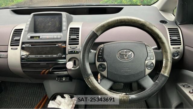 Toyota PRIUS 2004-05 8651369-16