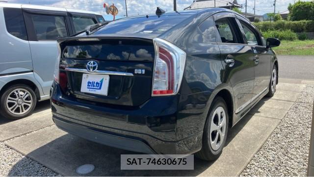 Toyota PRIUS 2014-02 8651422-12