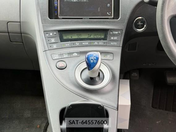Toyota PRIUS 2009-12 8651474-14