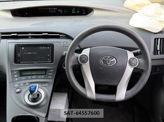 Toyota PRIUS 2009-12 8651474-16