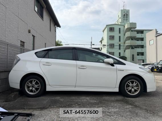 Toyota PRIUS 2009-12 8651474-3