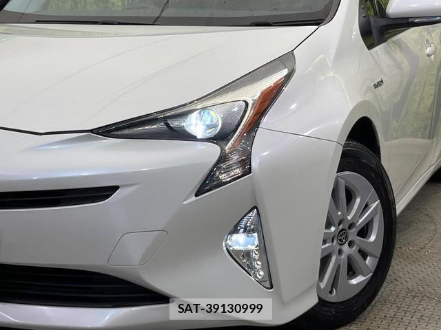 Toyota PRIUS 2016-09 8651495-11