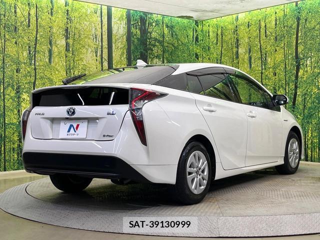 Toyota PRIUS 2016-09 8651495-16