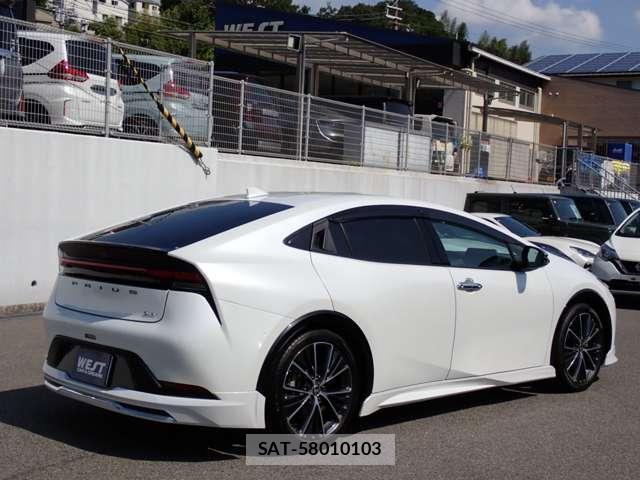 Toyota PRIUS 2024-03 8651659-17