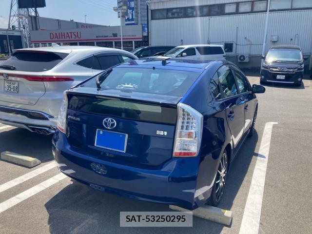 Toyota PRIUS 2010-02 8651667-12