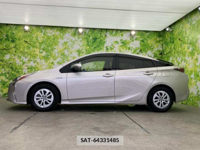 Toyota PRIUS 2016-11 8651710-1