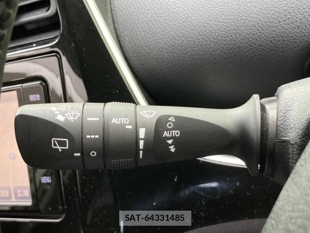 Toyota PRIUS 2016-11 8651710-16