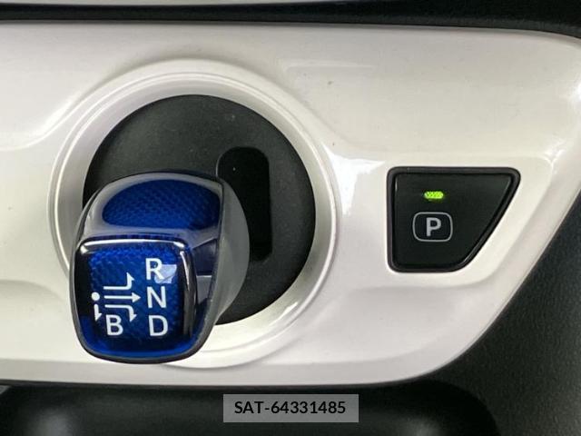 Toyota PRIUS 2016-11 8651710-17
