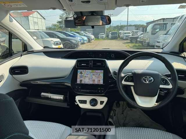 Toyota PRIUS 2017-08 8651784-13