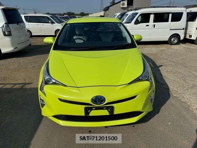 Toyota PRIUS 2017-08 8651784-2