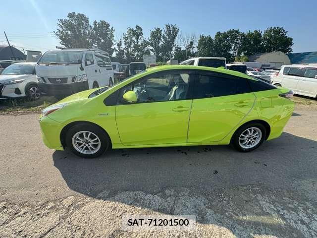 Toyota PRIUS 2017-08 8651784-5