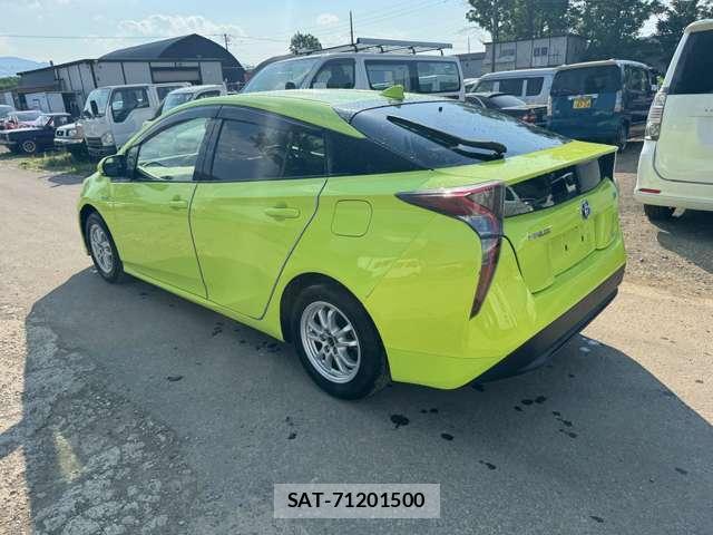 Toyota PRIUS 2017-08 8651784-6