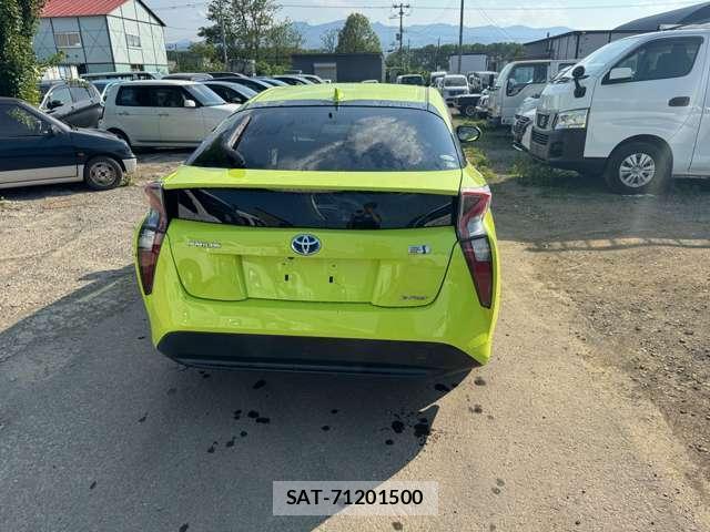 Toyota PRIUS 2017-08 8651784-7