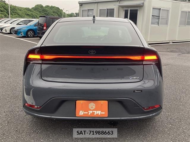 Toyota PRIUS 2023-03 8651819-10