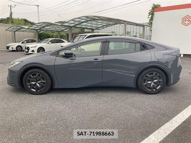 Toyota PRIUS 2023-03 8651819-12