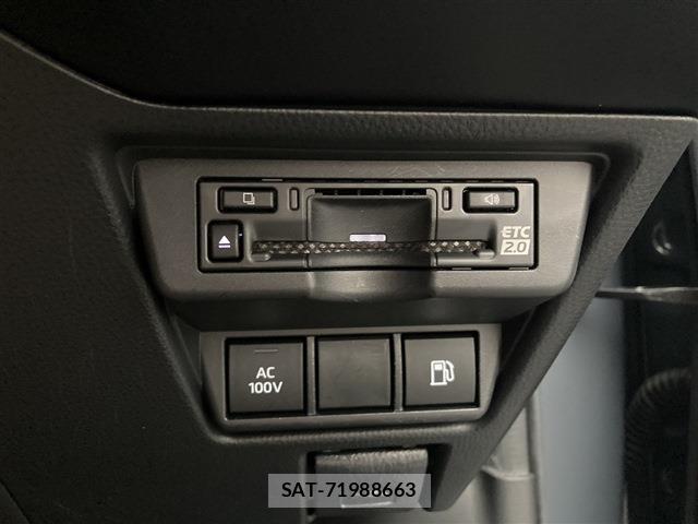 Toyota PRIUS 2023-03 8651819-4
